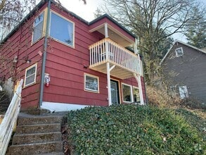 Building Photo - 336 N Garden St