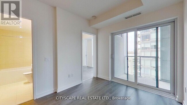 Building Photo - 1 Yorkville Ave