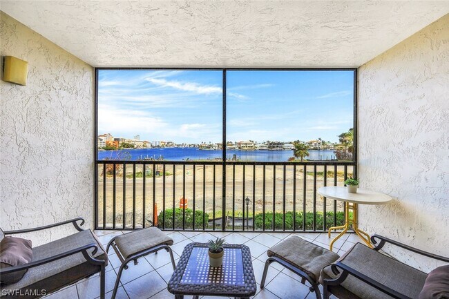 Building Photo - 260 Southbay Dr