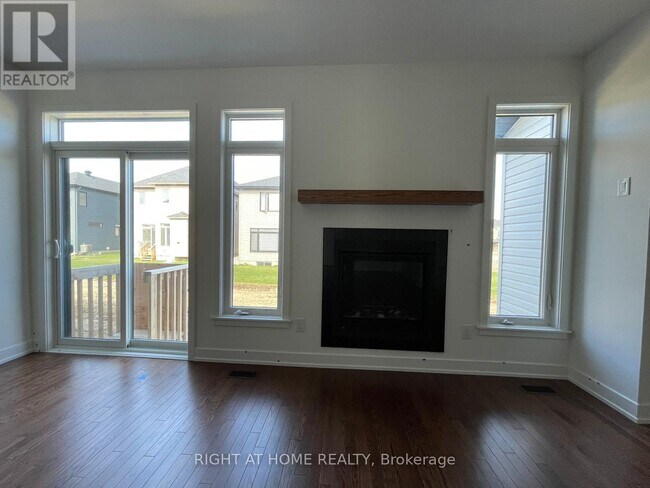 Photo du bâtiment - 640 Rathburn Ln