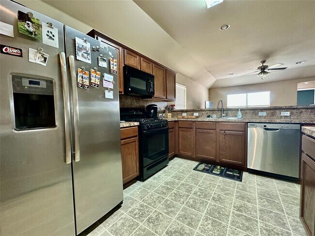 Foto del edificio - 7521 Cedar Edge Dr