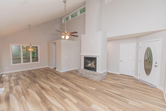 Building Photo - 5950 Quail Mountain Trail