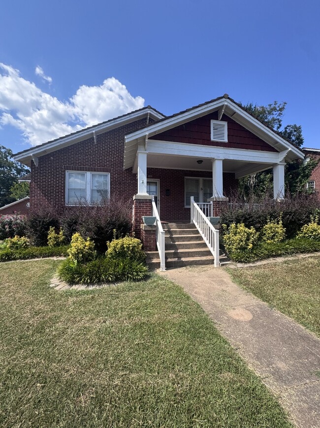 Building Photo - 806 Holloway Ave