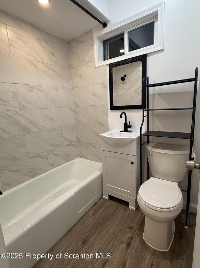 Foto del edificio - 929 Stafford Ave