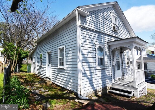 Building Photo - 122 E Monmouth St