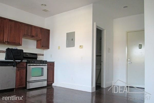 Building Photo - 38 Troutman St