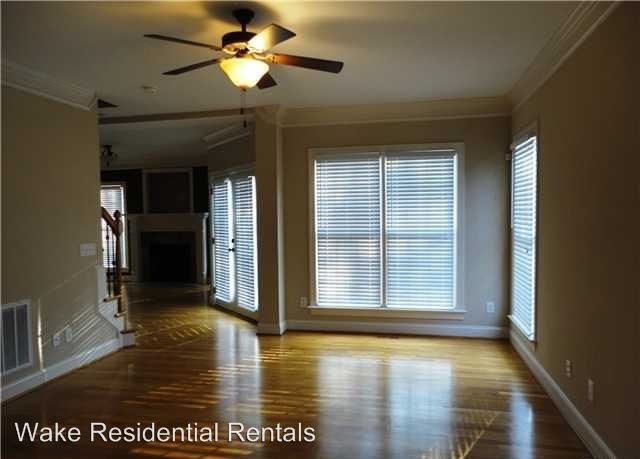 Building Photo - 4 br, 3.5 bath House - 10205 San Remo Place