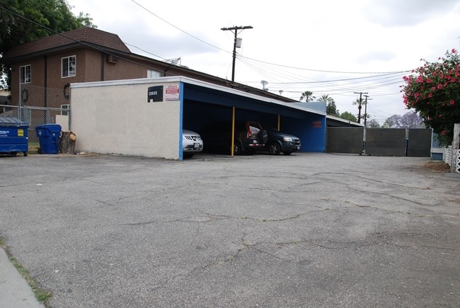 Building Photo - 13505 Saticoy St