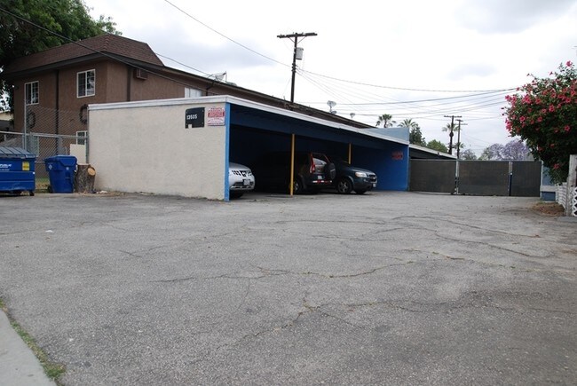 Foto del edificio - 13505 Saticoy St