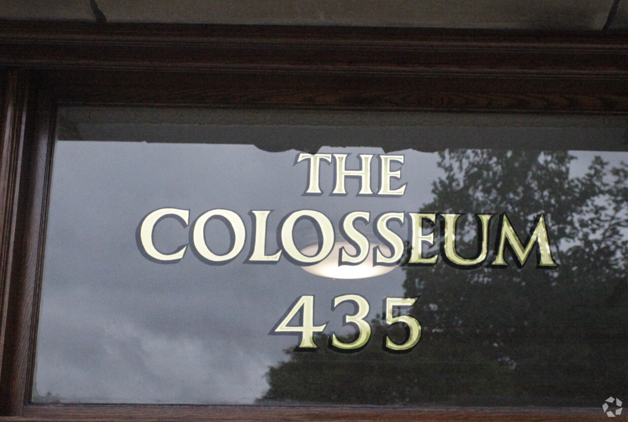 Building Photo - The Colosseum