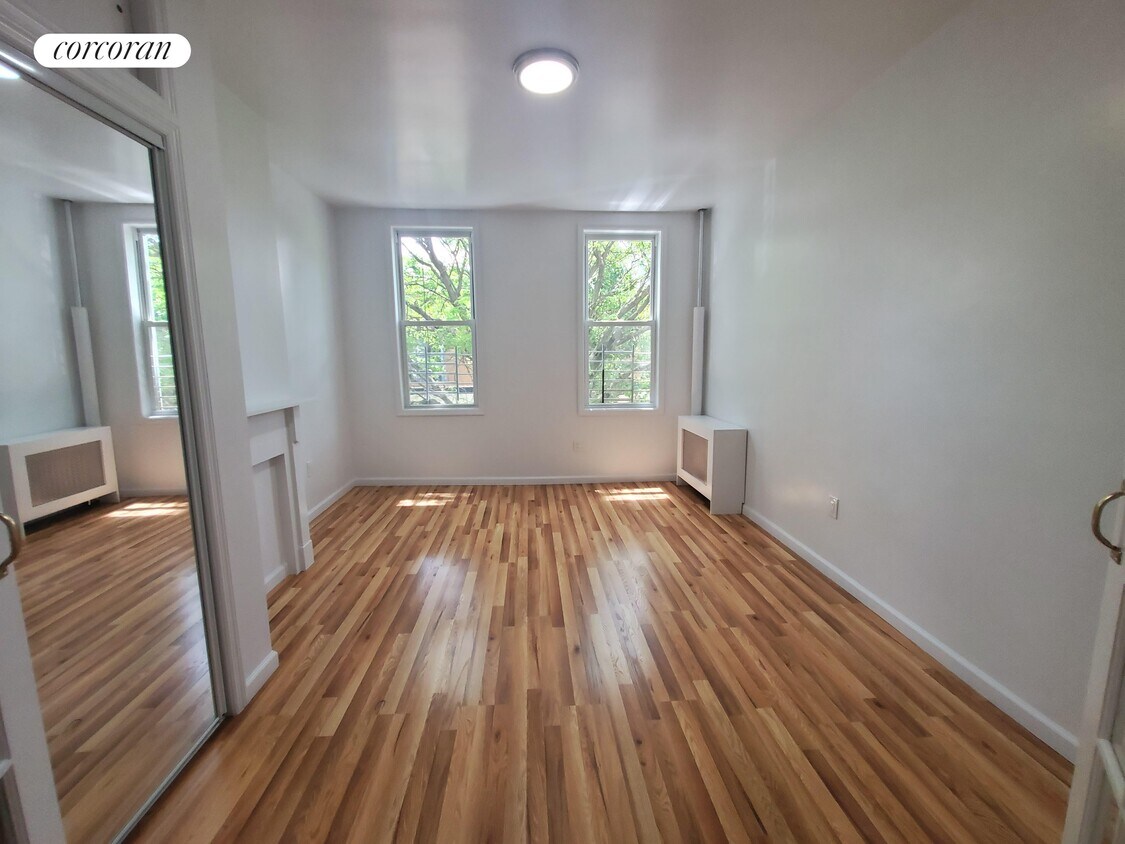 Foto principal - 109 Freeman St