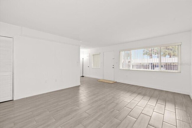 Foto del edificio - 1235 S Highland Ave