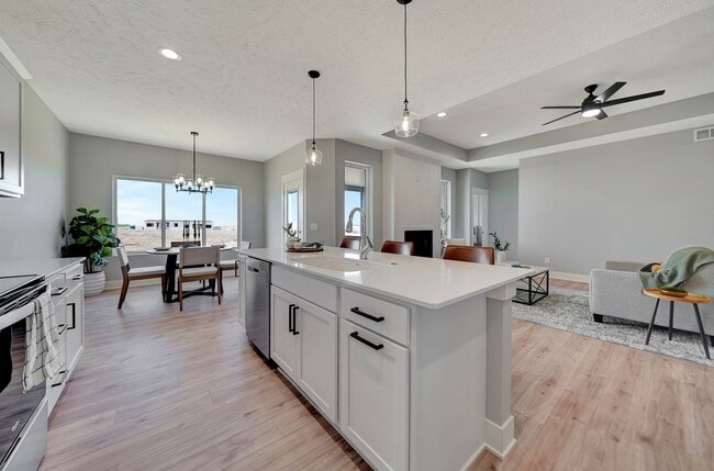 Building Photo - Beautiful Luxury Townhome