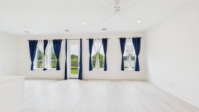 Building Photo - 9609 Valeca Dr
