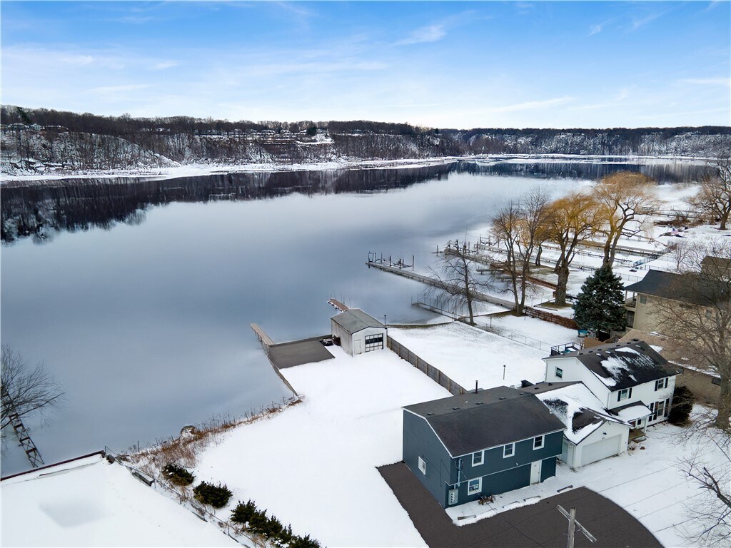 Foto principal - 227 Lake Rd