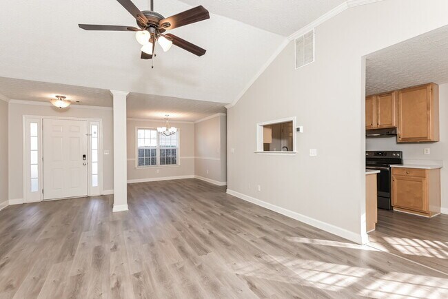 Foto del edificio - 330 Fieldstone Ln