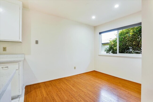 Building Photo - 630 Masonic Way