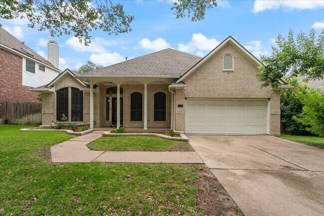 Foto del edificio - 1414 Dapplegrey Ln