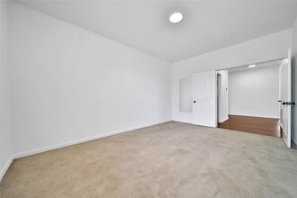 Building Photo - 3143 S Royce Cir