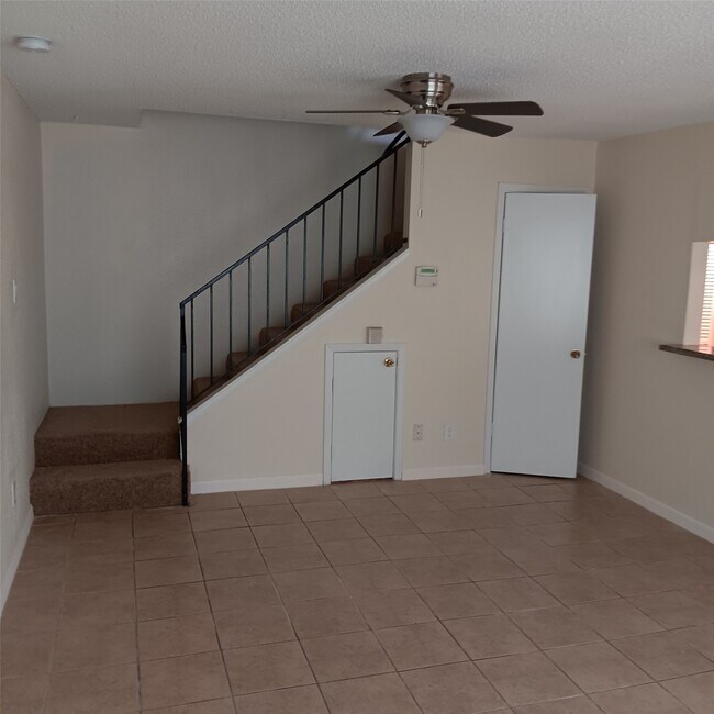 Foto del edificio - 5650 Birchmont Dr