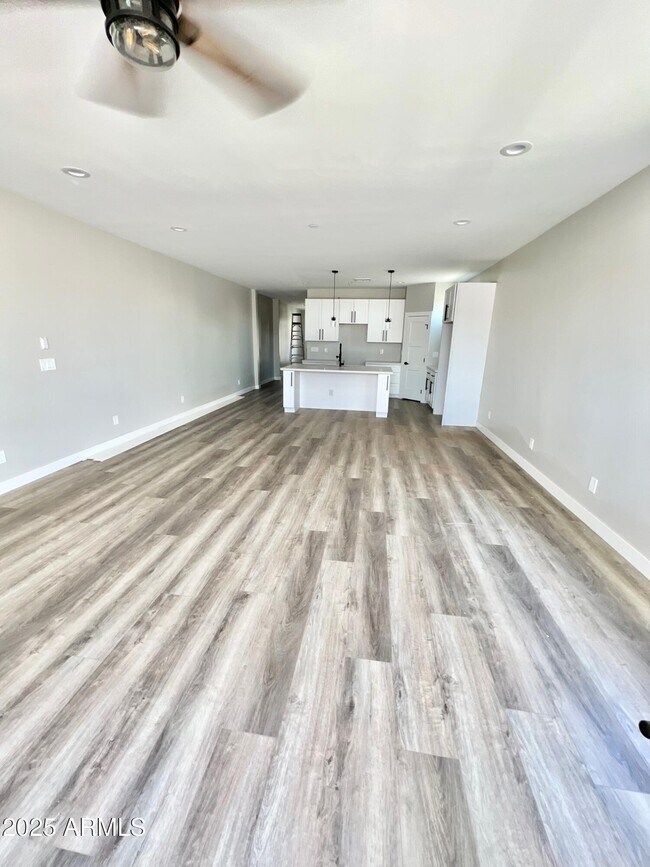 Foto del edificio - 2537 E Southgate Ave