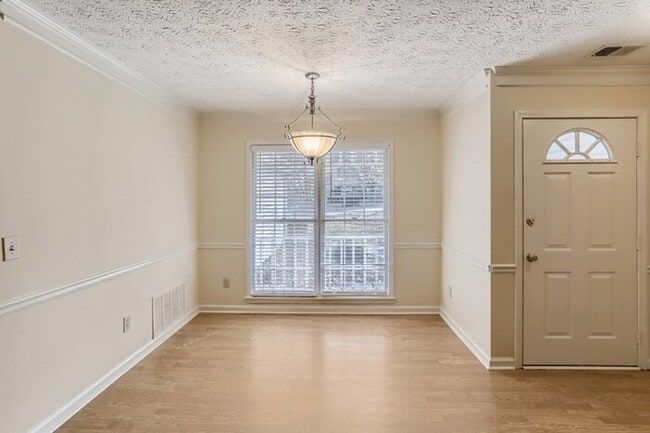 Building Photo - 954 Sugar Crossing Ln, Sugar Hill, GA, 30518