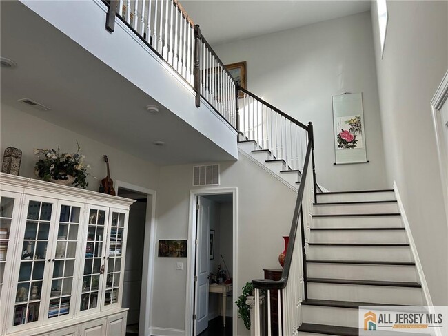 Foto del edificio - 30 Hamilton Dr