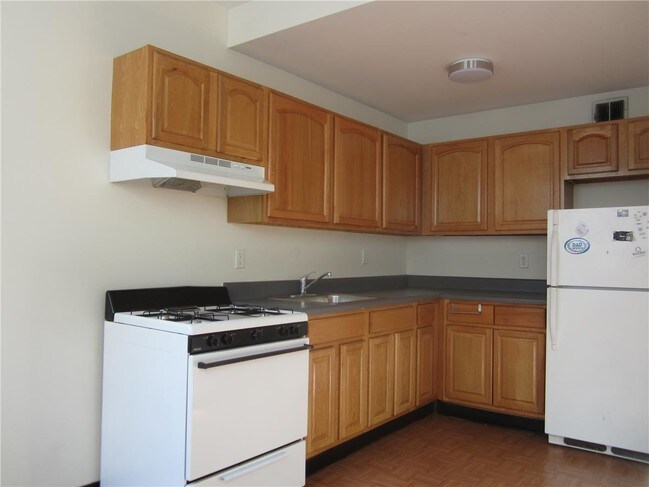 Building Photo - 118 E 117th St
