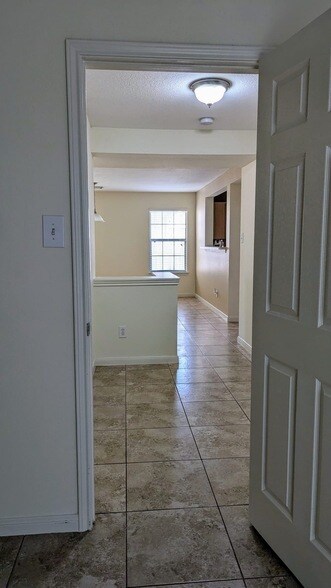 Foto del edificio - 16310 Cole Bridge Ln