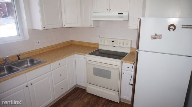 Building Photo - 2 br, 1 bath Apartment - 1010 W Stanford Dr