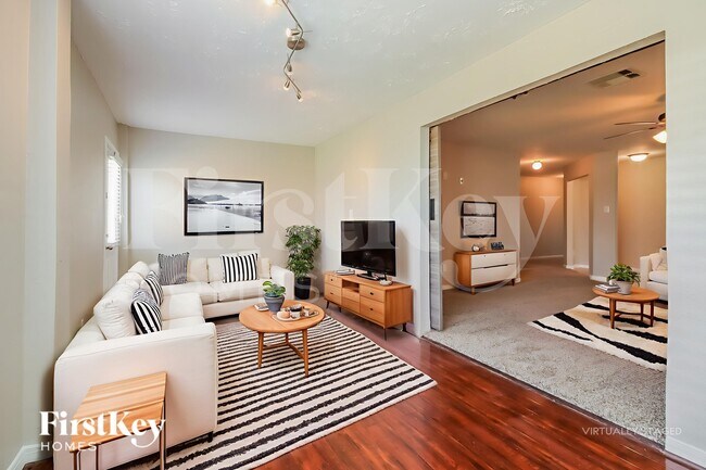 Foto del edificio - 9518 Peridot Green Dr