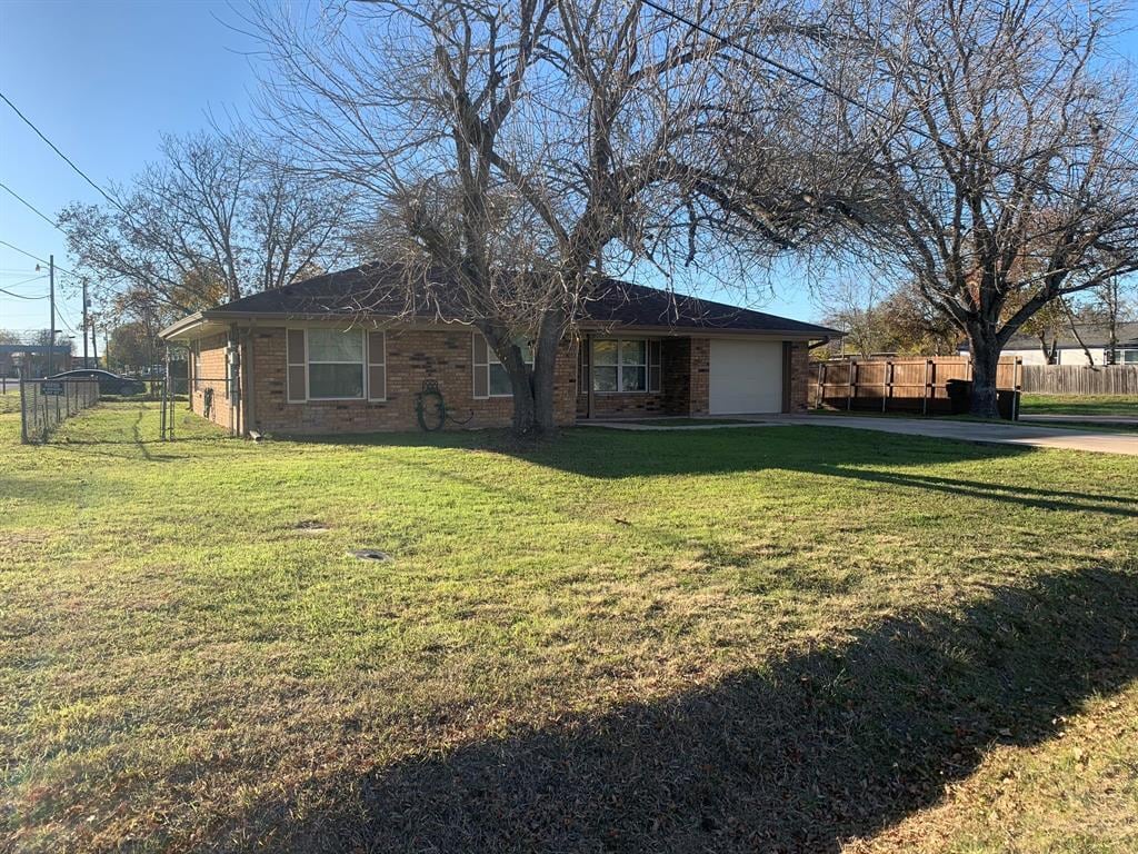 917 Aransas St, Lockhart, TX 78644 House Rental in Lockhart, TX