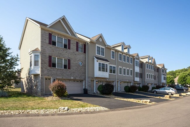 Town homes - Village of Amesbury