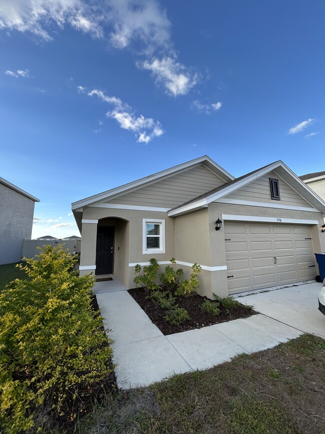 Front entry - 5136 Rocky Coast Pl