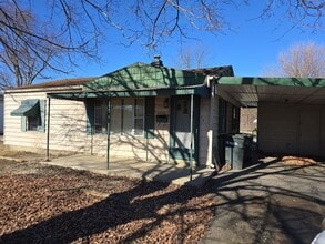 Building Photo - 2210 E 19th St