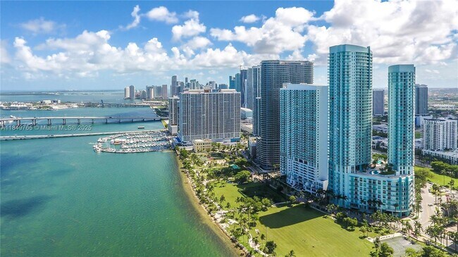 Foto del edificio - 1900 N Bayshore Dr