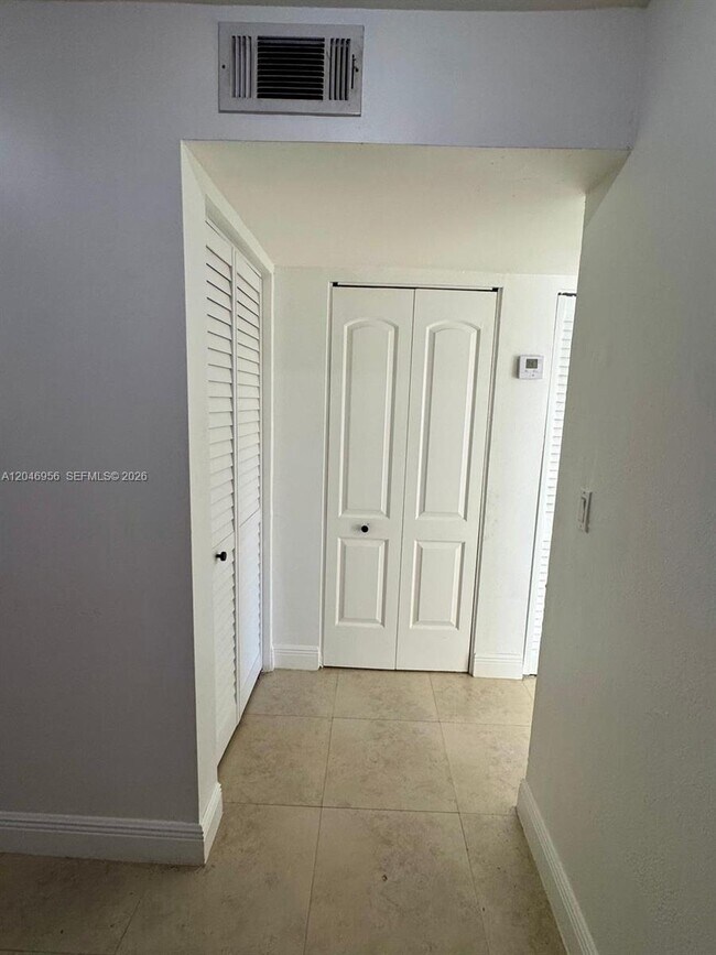 Foto del edificio - 5839 SW 74th Terrace