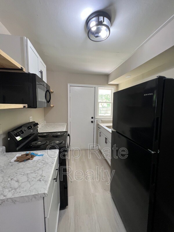 Foto del edificio - 57 N Waverly St