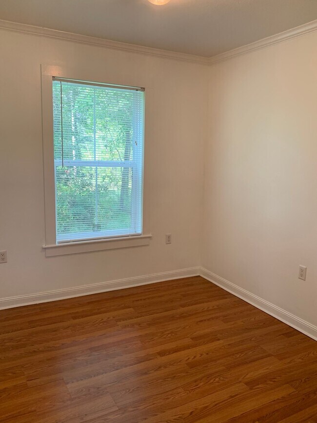 Foto del edificio - GAUTIER, MISSISSIPPI - Charming 2 bedroom 1 bath cottage.