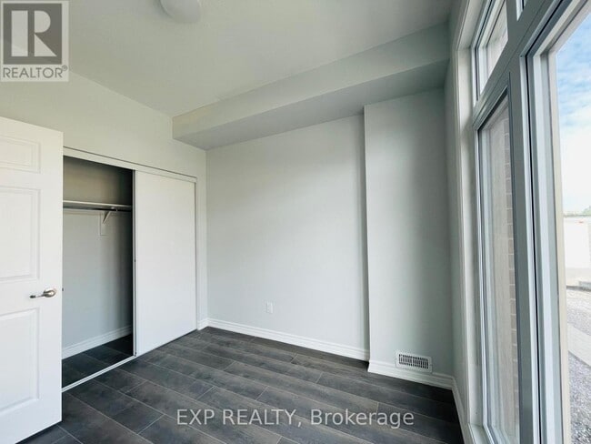 Building Photo - 1406 Hemlock Rd