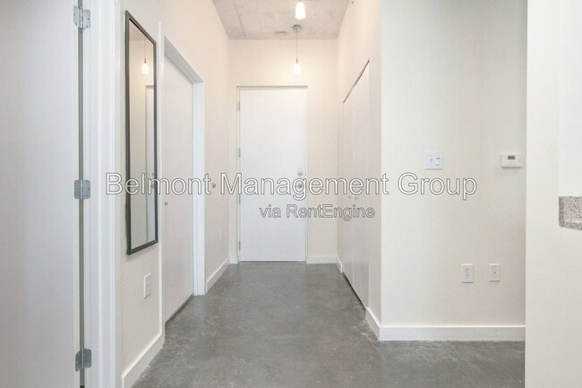 Building Photo - 525 E Jackson St