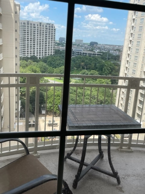 Building Photo - 3225 Turtle Creek Blvd