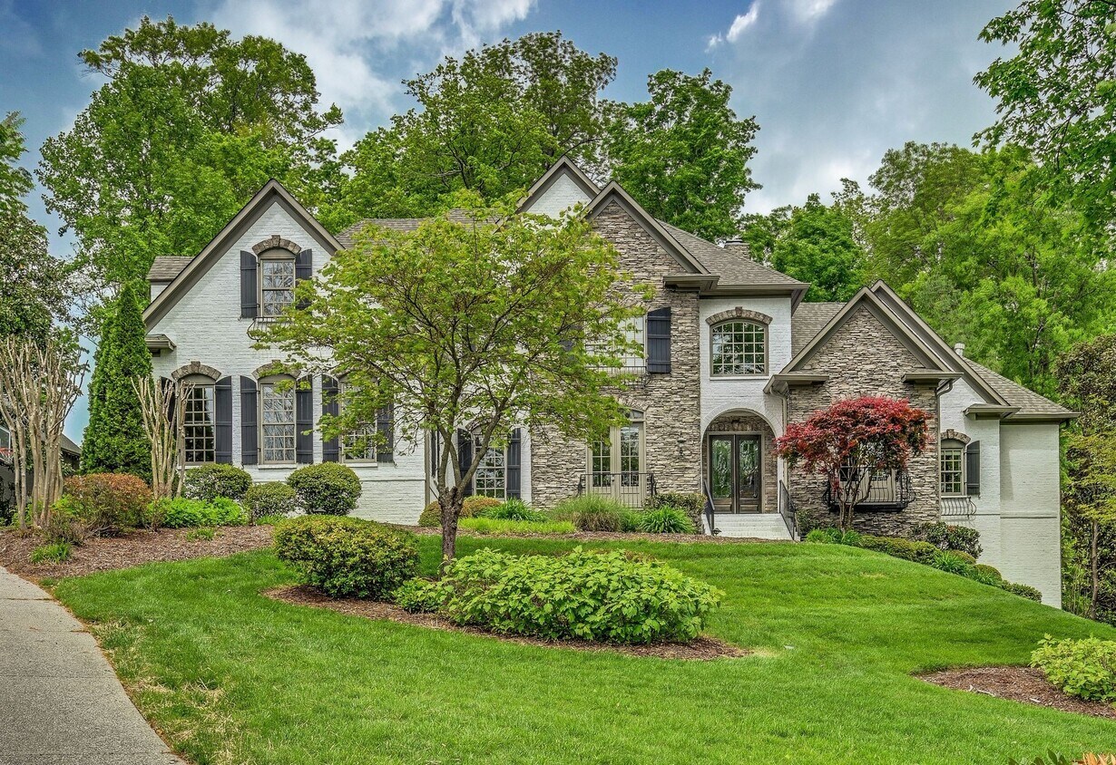 Primary Photo - 5 Carmel Ln