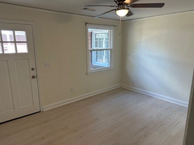 Sala de estar - 505 B Ave