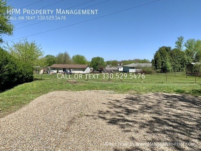 Building Photo - Two Bedroom in Perry Township!