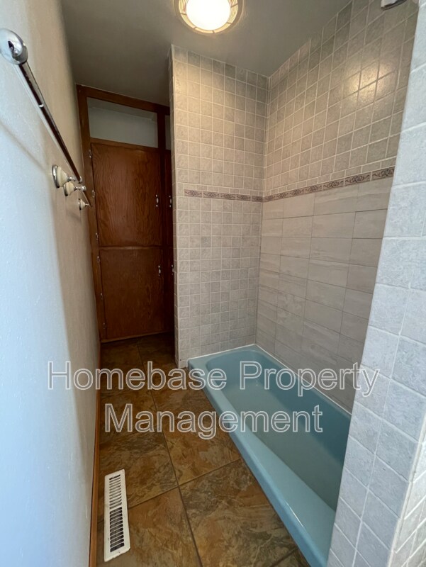 Foto del edificio - 2600 E Cliffside Dr
