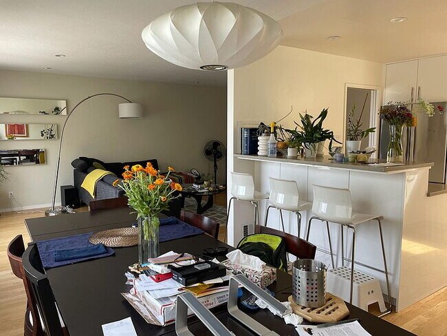 Foto del edificio - "Charming 4-Bedroom Home with 2 Baths in the Heart of San Francisco!"