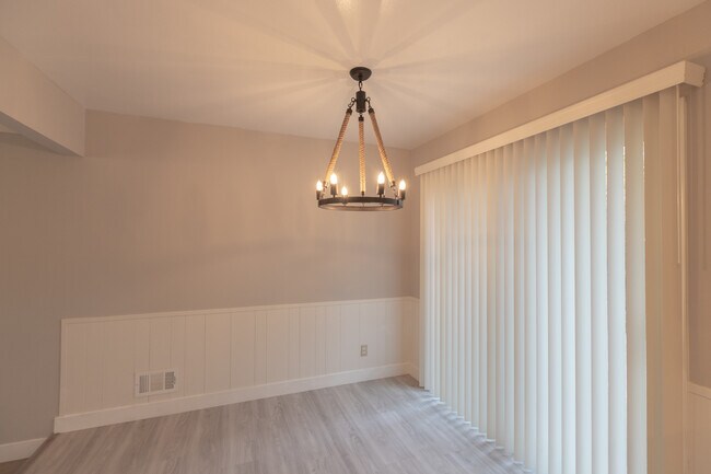 Foto del edificio - 528 Hawthorn Ave