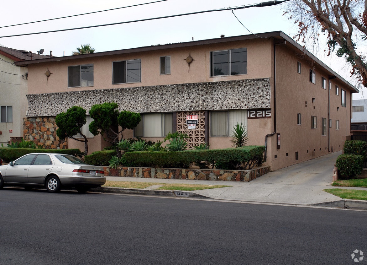 Building Photo - 12215 Grevillea Ave