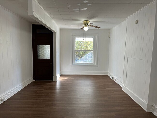 Foto del edificio - Beautiful 5 bedroom 2 bath Reading home